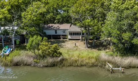 470 Little Kinston Rd, Surf City, NC 28445