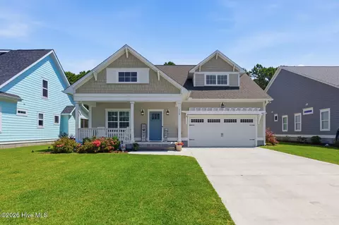 319 Lightning Bug Ln, Holly Ridge, NC 28445