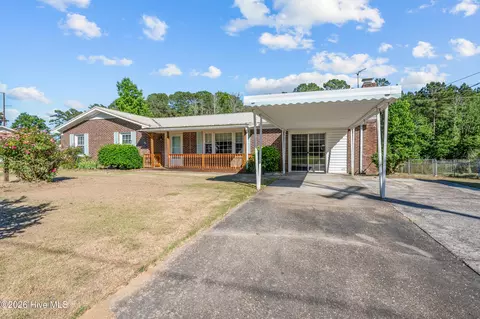 207 Maplehurst Dr, Jacksonville, NC 28540