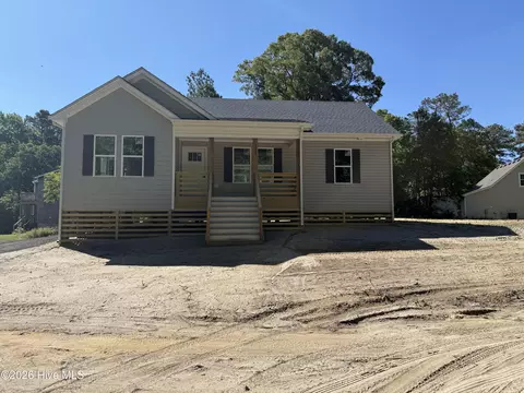 131 Dozier St, Jarvisburg, NC 27947