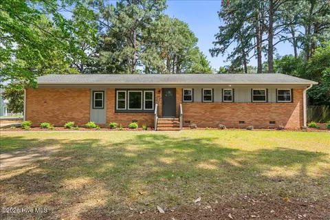 865 N Page St, Southern Pines, NC 28387