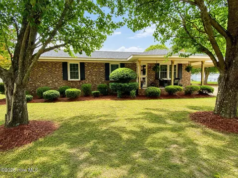 2943 Cherry Ln, Kinston, NC 28504