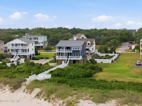 101 Martin Ln, Oak Island, NC 28465