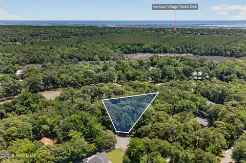 000 Wedge Rd, Hampstead, NC 28443