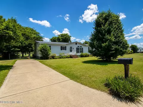 104 Kayla Ct, Jacksonville, NC 28540