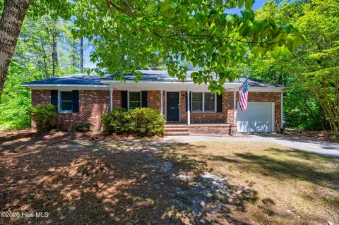 200 Sandhills Cir, Pinehurst, NC 28374