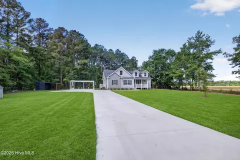 451 Governors Rd SE, Winnabow, NC 28479