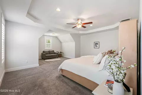 Bedroom - 426 Grandview Dr, Hampstead, NC 28443 photo 4 of 11