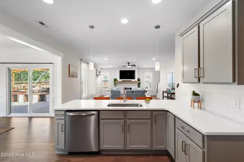 Kitchen - 426 Grandview Dr, Hampstead, NC 28443 photo 1 of 1