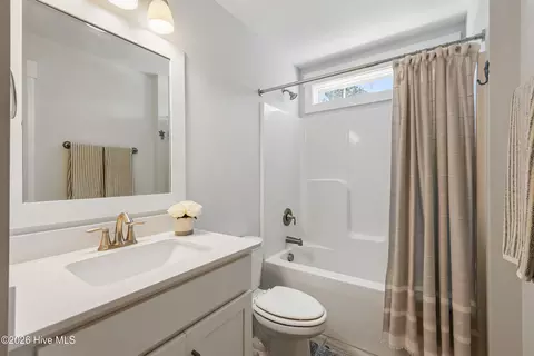Bath - 426 Grandview Dr, Hampstead, NC 28443 photo 4 of 5