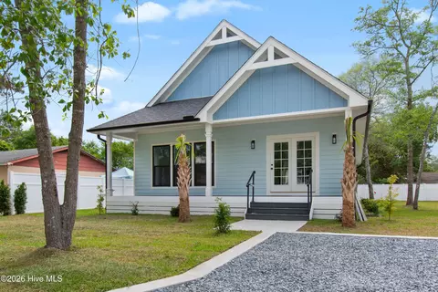106 NW 23rd St, Oak Island, NC 28465