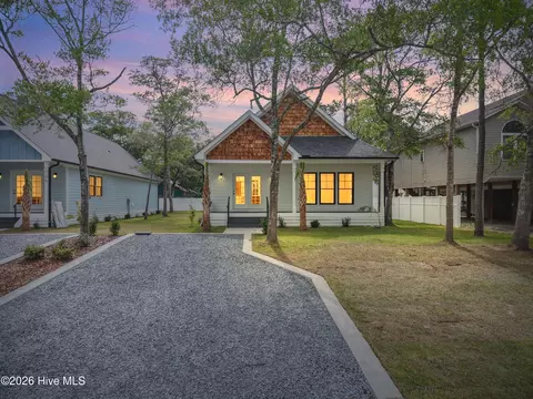 104 NW 23rd St, Oak Island, NC 28465