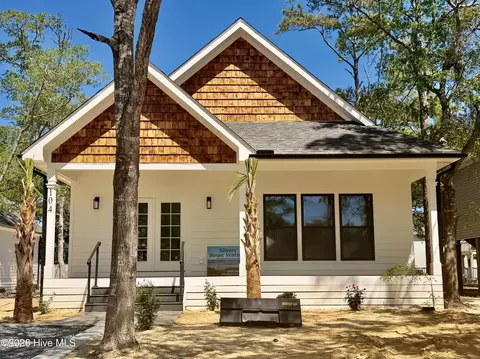 104 NW 23rd St, Oak Island, NC 28465