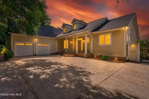 1410 N Shore Dr, Southport, NC 28461