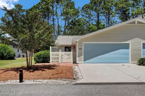 6106 Inland Greens Dr, Wilmington, NC 28405