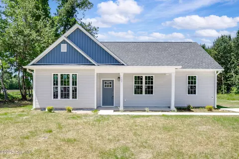 109 Doris Ln, Teachey, NC 28464