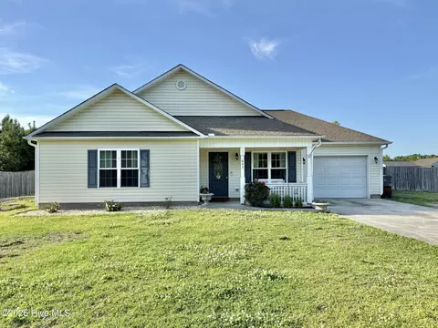 645 Hubert Blvd, Hubert, NC 28539