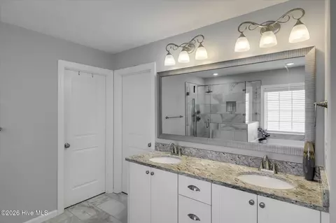 Bath - 1748 Davenport Dr, Evans, GA 30809 photo 2 of 5