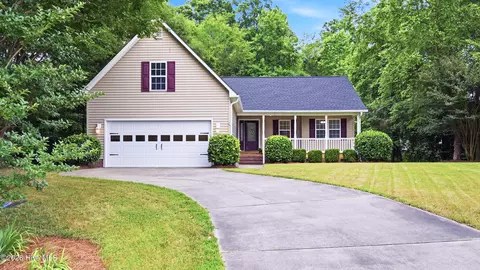 138 Leonard Dr, New Bern, NC 28560