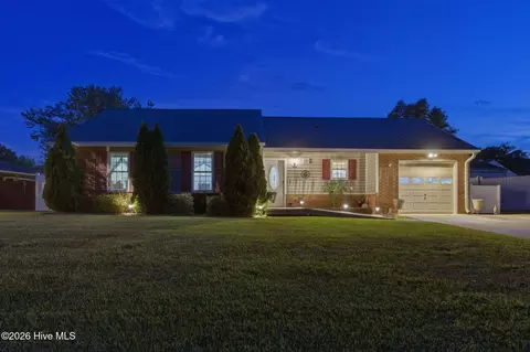 225 Spruce Ct, Jacksonville, NC 28546