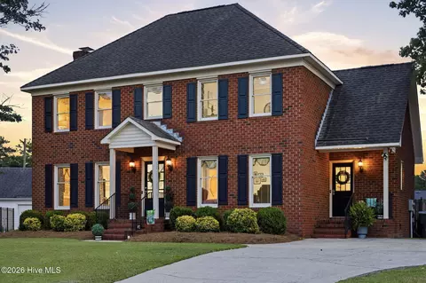 1604 Paramore Dr, Greenville, NC 27858
