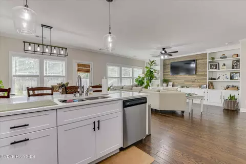 Kitchen - 995 Glenhaven Dr, Evans, GA 30809 photo 4 of 5