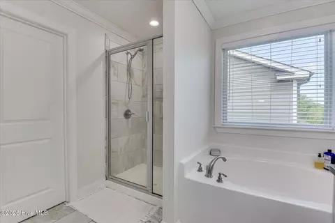 Bath - 995 Glenhaven Dr, Evans, GA 30809 photo 2 of 4