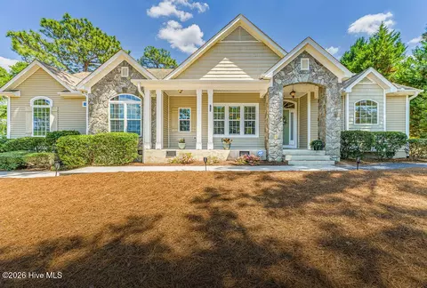 790 Diamondhead Dr S, Pinehurst, NC 28374