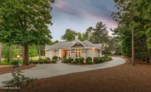 73 Mcmichael Dr, Pinehurst, NC 28374