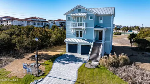 6 Cape Ln, North Topsail Beach, NC 28460