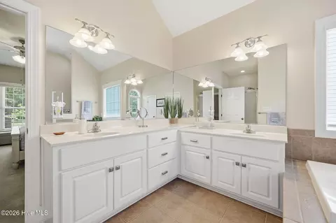 Bath - 125 Thames Ln, Chocowinity, NC 27817 photo 2 of 6