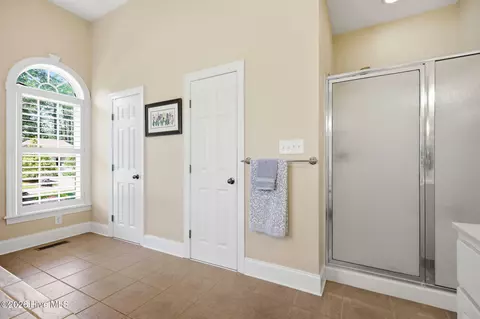 Bath - 125 Thames Ln, Chocowinity, NC 27817 photo 4 of 6