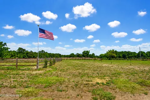 6615 Silver Spoon Rd, Clarkton, NC 28433