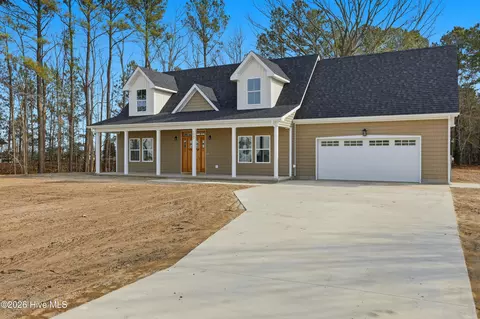 511 Harvest Point Rd, Elizabeth City, NC 27909