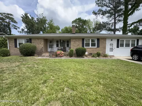 1716 Crescent Dr, Elizabeth City, NC 27909