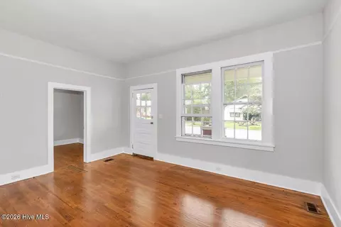 Living - 2008 Starnes St, Augusta, GA 30904 photo 2 of 3