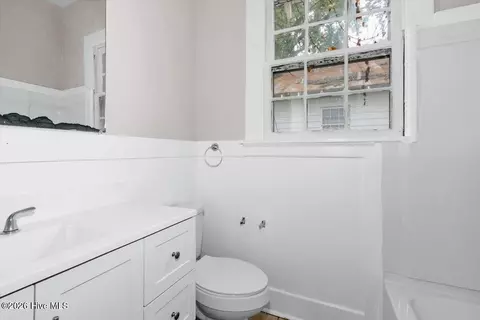 Bath - 2008 Starnes St, Augusta, GA 30904 photo 1 of 1