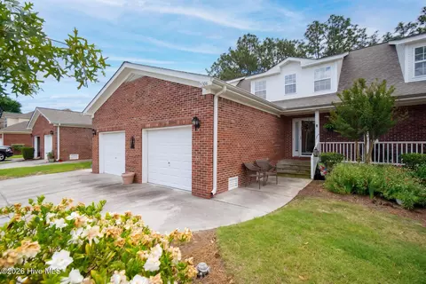 9306 Long Putt Ct, Wilmington, NC 28412