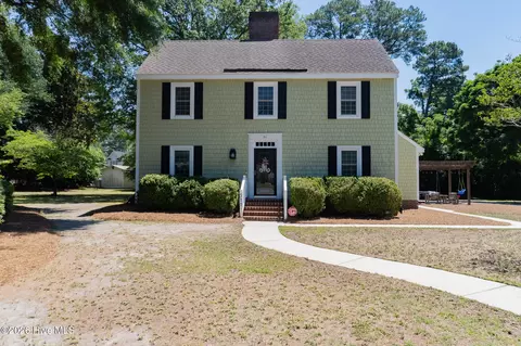 311 Doll St, Elizabethtown, NC 28337