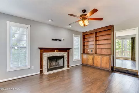 Living - 884 Chase Rd, Evans, GA 30809 photo 2 of 3