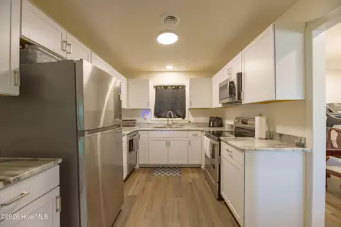 Kitchen - 2439 Barton Chapel Rd, Augusta, GA 30906 photo 1 of 2