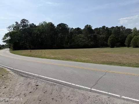 840 Newport Loop Rd, Newport, NC 28570