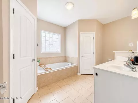 Bath - 61 Scrub Oaks Dr, Hampstead, NC 28443 photo 1 of 8