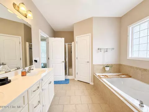 Bath - 61 Scrub Oaks Dr, Hampstead, NC 28443 photo 5 of 8