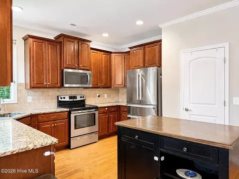 Kitchen - 61 Scrub Oaks Dr, Hampstead, NC 28443 photo 1 of 4