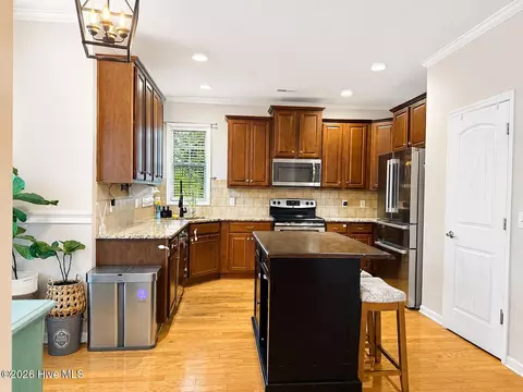 Kitchen - 61 Scrub Oaks Dr, Hampstead, NC 28443 photo 3 of 4