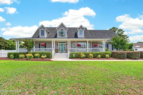 265 Yacht Club Dr, Newport, NC 28570