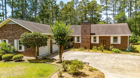 6200 Ibis Ln, New Bern, NC 28560