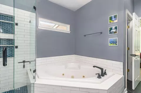 Bath - 1349 Shadow Oak Dr, Evans, GA 30809 photo 5 of 5