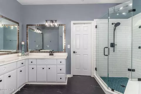Bath - 1349 Shadow Oak Dr, Evans, GA 30809 photo 1 of 5